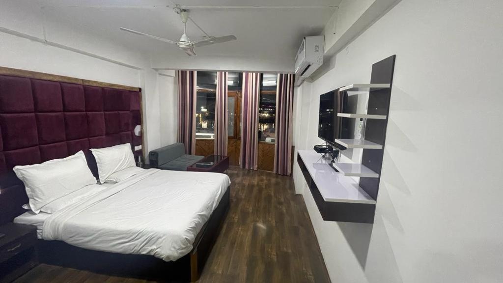 Hotel Senorita Srinagar  Ngoại thất bức ảnh
