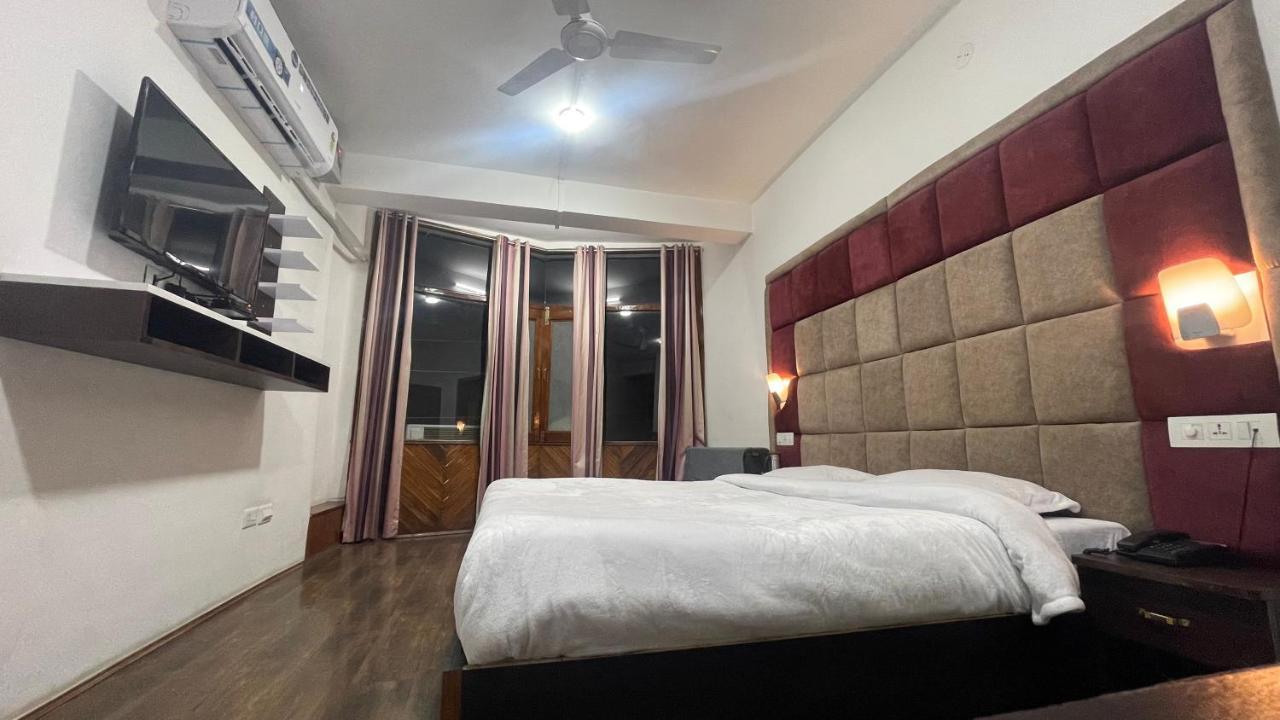 Hotel Senorita Srinagar  Ngoại thất bức ảnh