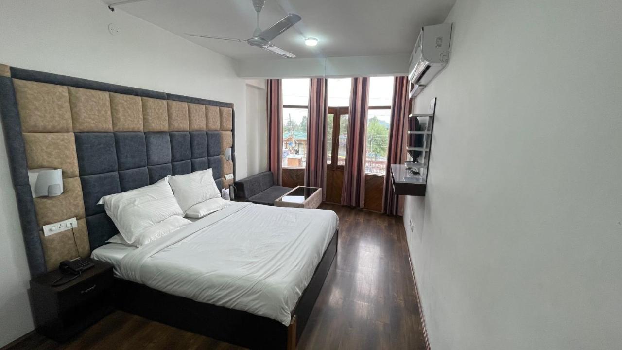Hotel Senorita Srinagar  Ngoại thất bức ảnh