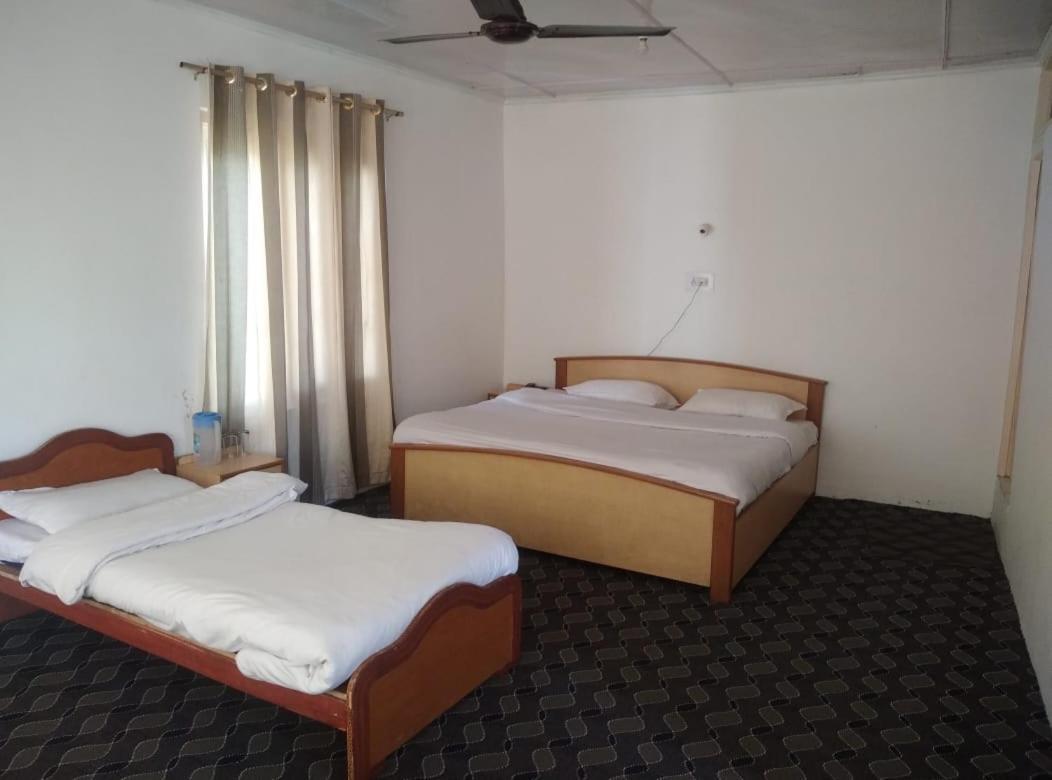 Hotel Senorita Srinagar  Ngoại thất bức ảnh